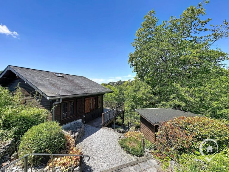 Condrogest - Chalet meublé exploité en gîte à vendre à Dinant