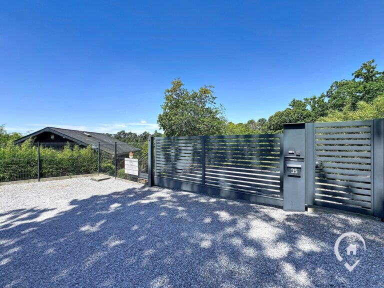 Condrogest - Chalet meublé exploité en gîte à vendre à Dinant
