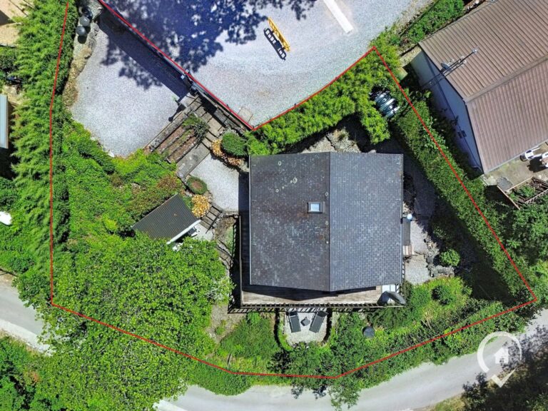 Condrogest - Chalet meublé exploité en gîte à vendre à Dinant