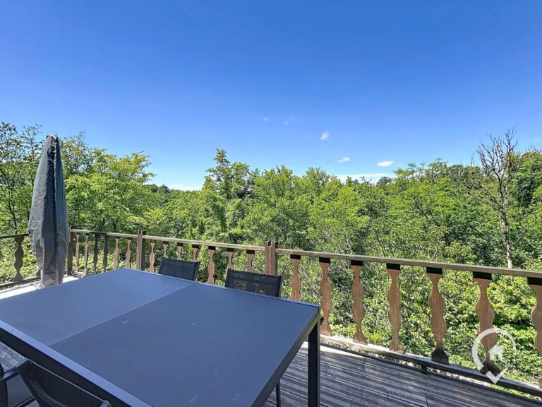 Condrogest - Chalet meublé exploité en gîte à vendre à Dinant