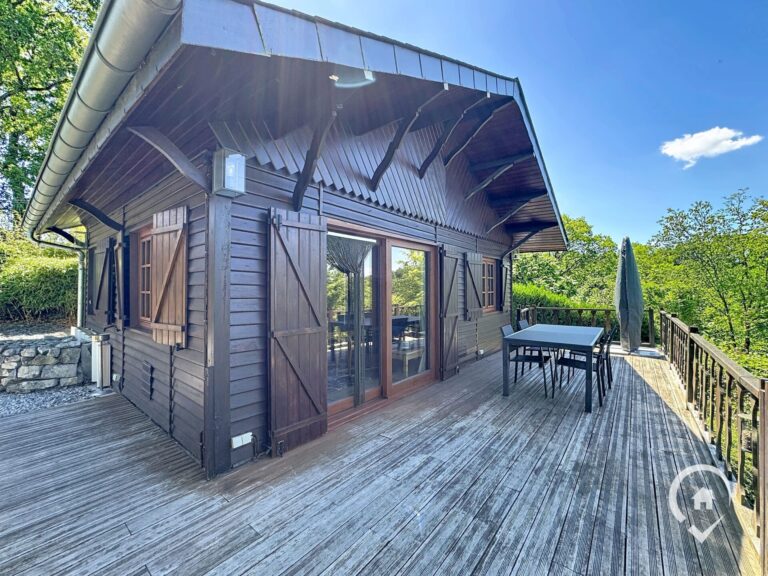Condrogest - Chalet meublé exploité en gîte à vendre à Dinant