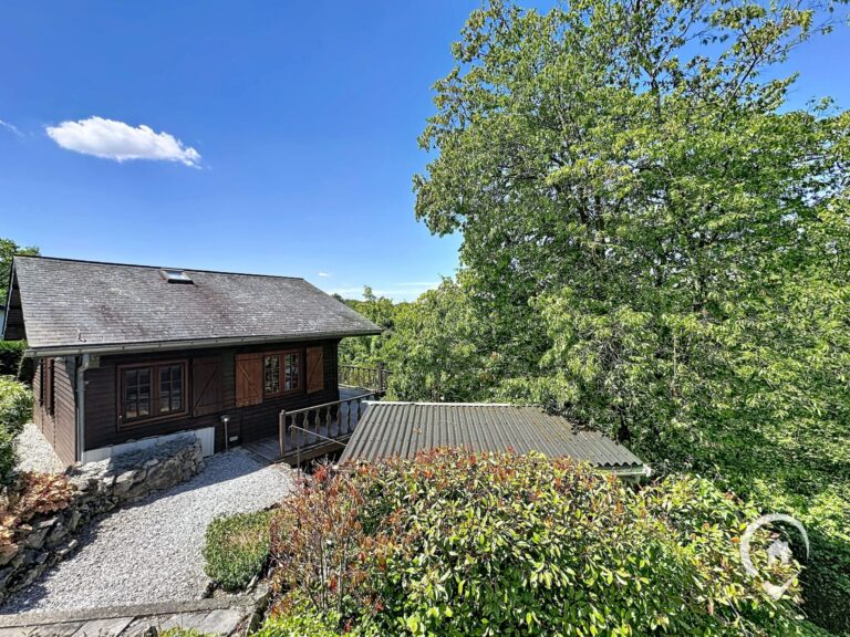 Condrogest - Chalet meublé exploité en gîte à vendre à Dinant