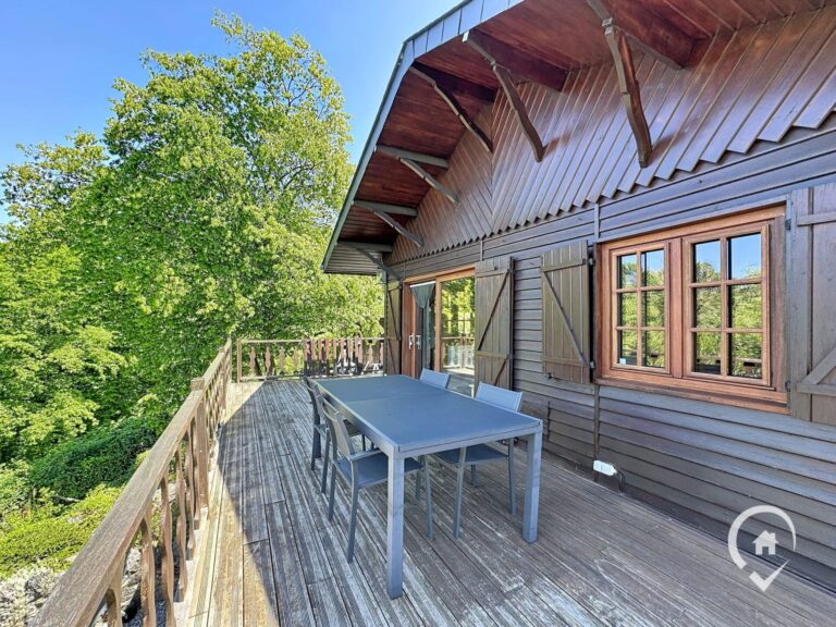Condrogest - Chalet meublé exploité en gîte à vendre à Dinant