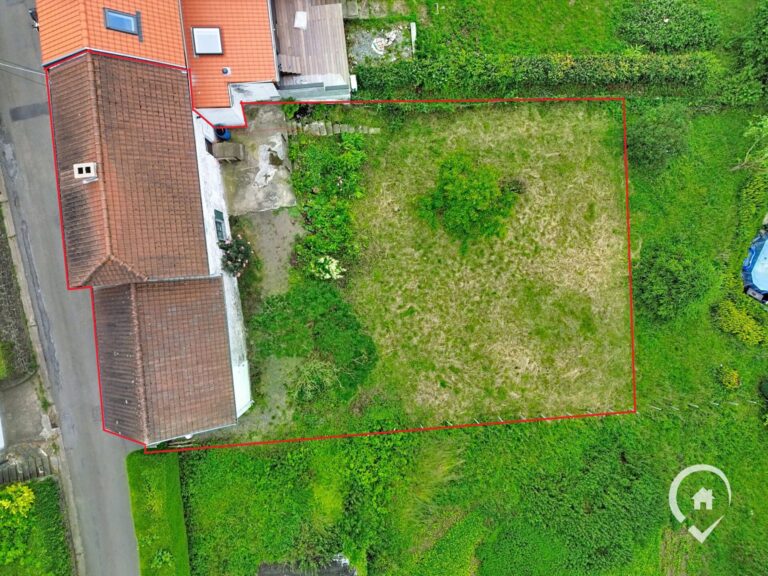 Condrogest - Fermette à rénover avec vue panoramique à vendre à Godinne
