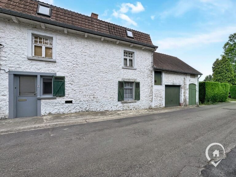 Condrogest - Fermette à rénover avec vue panoramique à vendre à Godinne