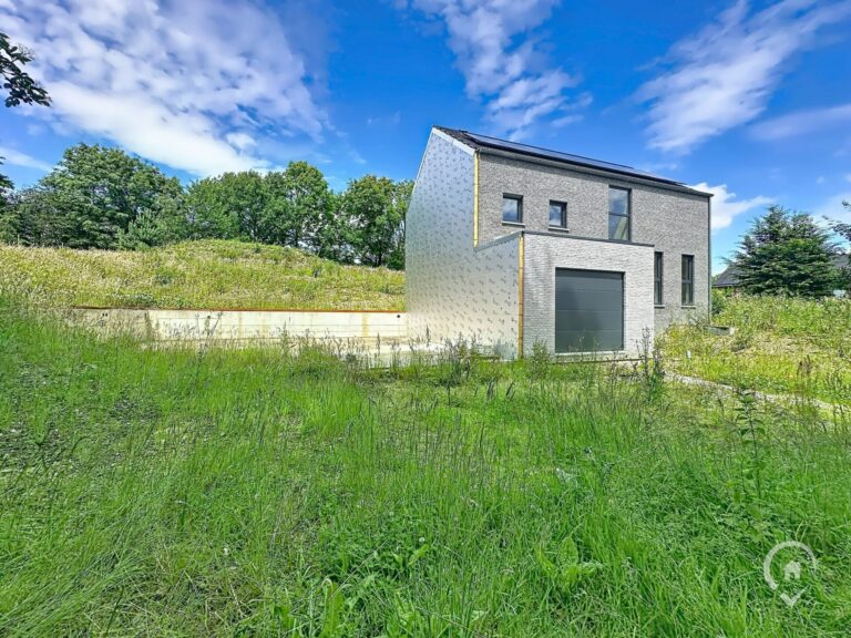 Condrogest - SOUS OPTION !!! Maison neuve à finir + terrain constructible de 588m²