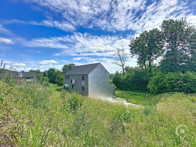Condrogest - SOUS OPTION !!! Maison neuve à finir + terrain constructible de 588m²