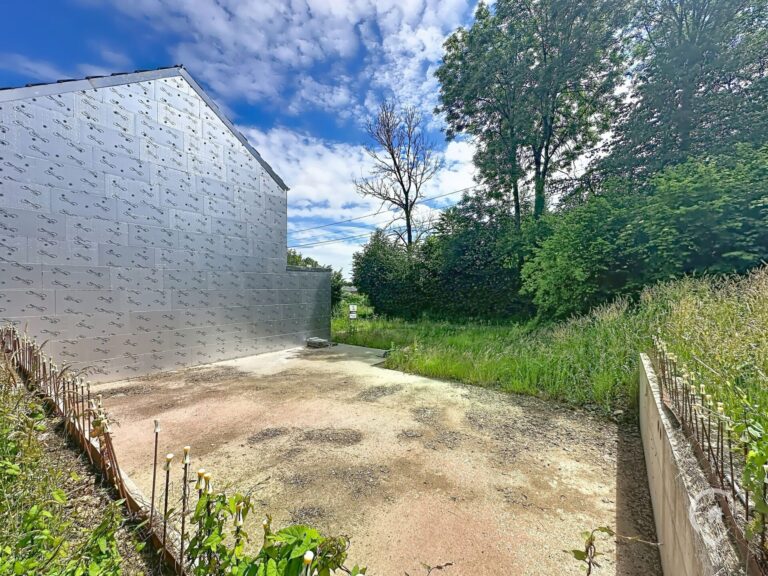 Condrogest - SOUS OPTION !!! Maison neuve à finir + terrain constructible de 588m²