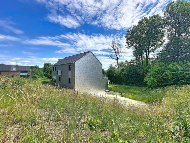 Condrogest - SOUS OPTION !!! Maison neuve à finir + terrain constructible de 588m²