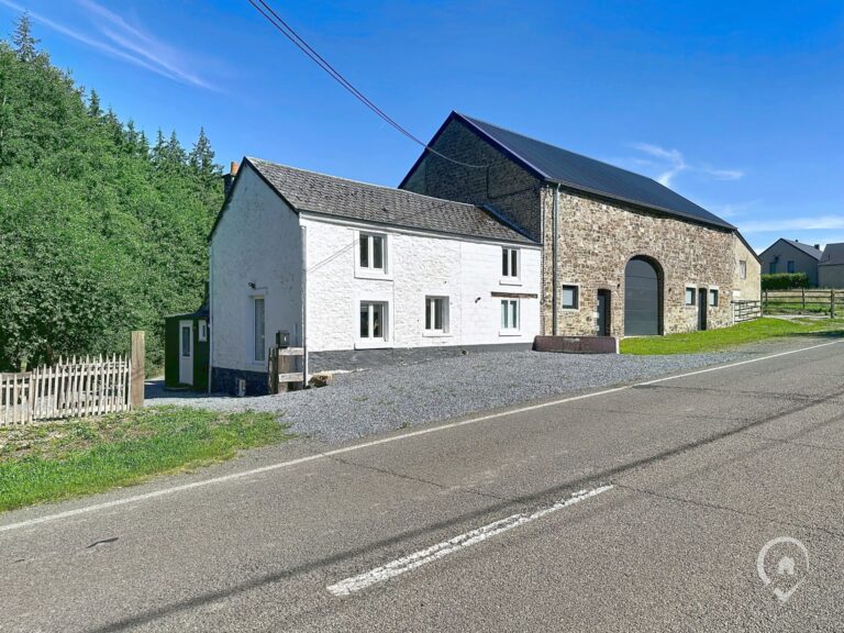 Condrogest - SOUS OPTION !!! Maison avec grange et 1,23 ha de terrain à vendre à Harsin