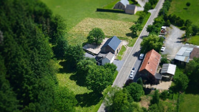 Condrogest - SOUS OPTION !!! Maison avec grange et 1,23 ha de terrain à vendre à Harsin