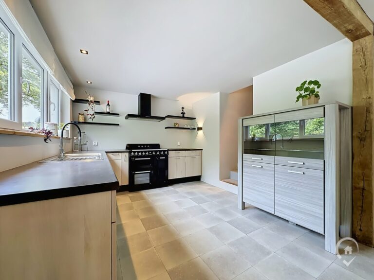 Condrogest - SOUS OPTION !!! Maison avec grange et 1,23 ha de terrain à vendre à Harsin