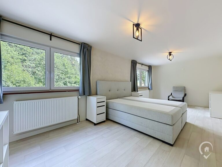 Condrogest - SOUS OPTION !!! Maison avec grange et 1,23 ha de terrain à vendre à Harsin