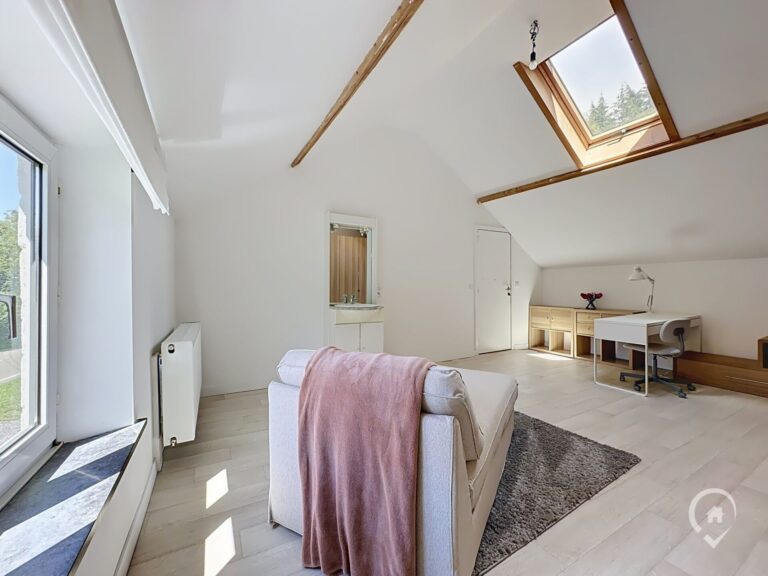 Condrogest - SOUS OPTION !!! Maison avec grange et 1,23 ha de terrain à vendre à Harsin