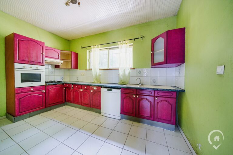 Condrogest - Maison de plain-pied 4 chambres à vendre à Inzemont