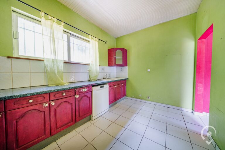 Condrogest - Maison de plain-pied 4 chambres à vendre à Inzemont