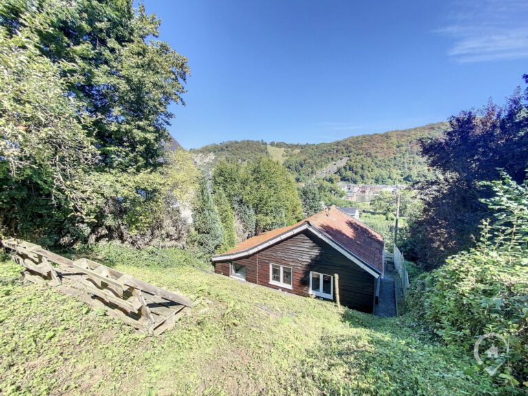 Condrogest - Chalet 1 chambre à vendre sur les hauteurs de Dinant