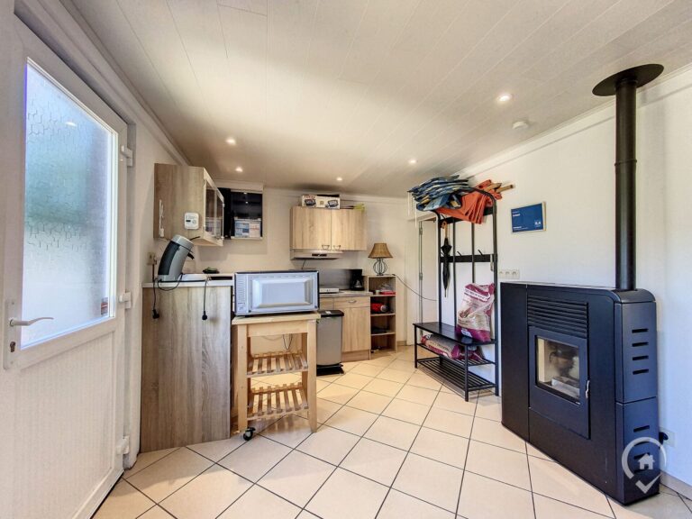 Condrogest - Chalet 1 chambre à vendre sur les hauteurs de Dinant