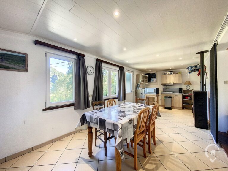 Condrogest - Chalet 1 chambre à vendre sur les hauteurs de Dinant
