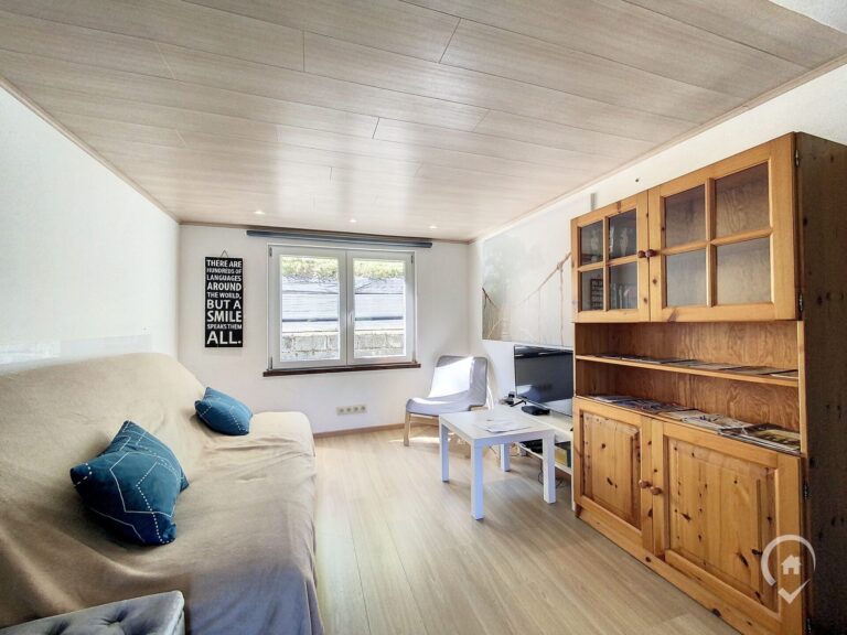 Condrogest - Chalet 1 chambre à vendre sur les hauteurs de Dinant