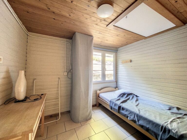 Condrogest - Chalet 1 chambre à vendre sur les hauteurs de Dinant