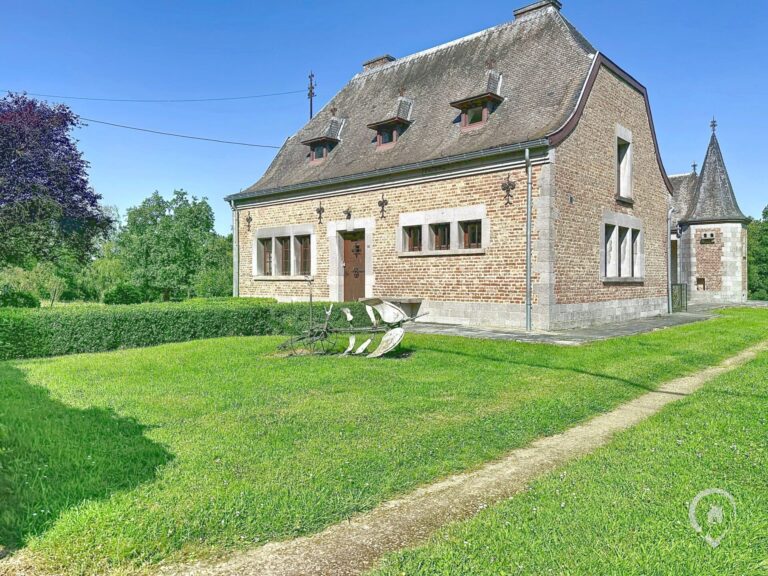 Condrogest - SOUS OPTION !!! Maison de caractère avec annexes à vendre à Porcheresse