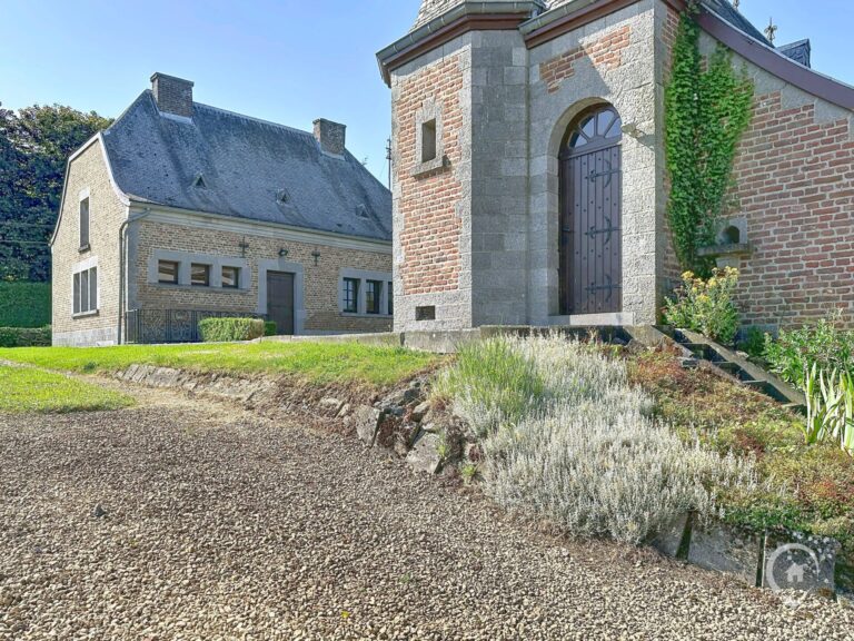 Condrogest - SOUS OPTION !!! Maison de caractère avec annexes à vendre à Porcheresse