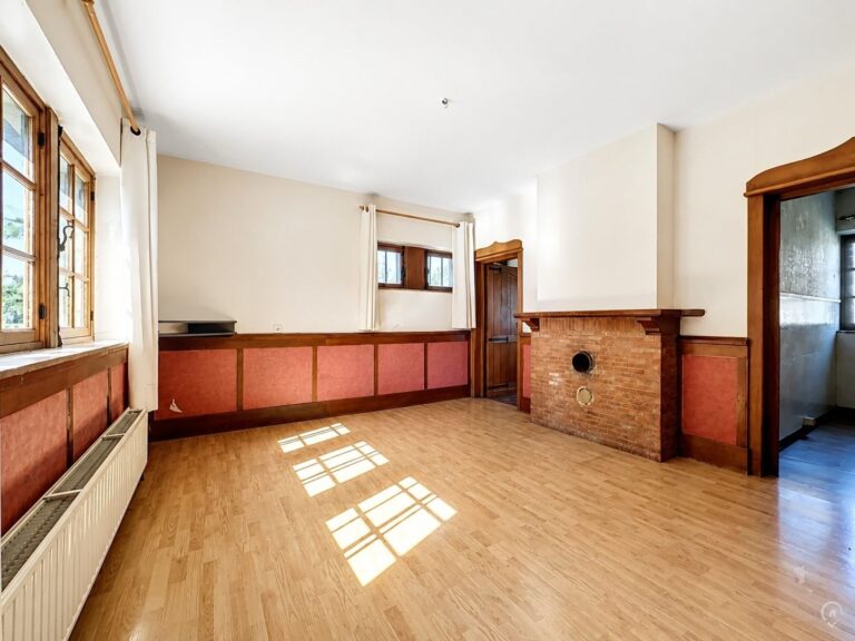 Condrogest - SOUS OPTION !!! Maison de caractère avec annexes à vendre à Porcheresse