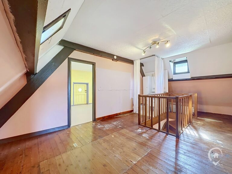 Condrogest - SOUS OPTION !!! Maison de caractère avec annexes à vendre à Porcheresse