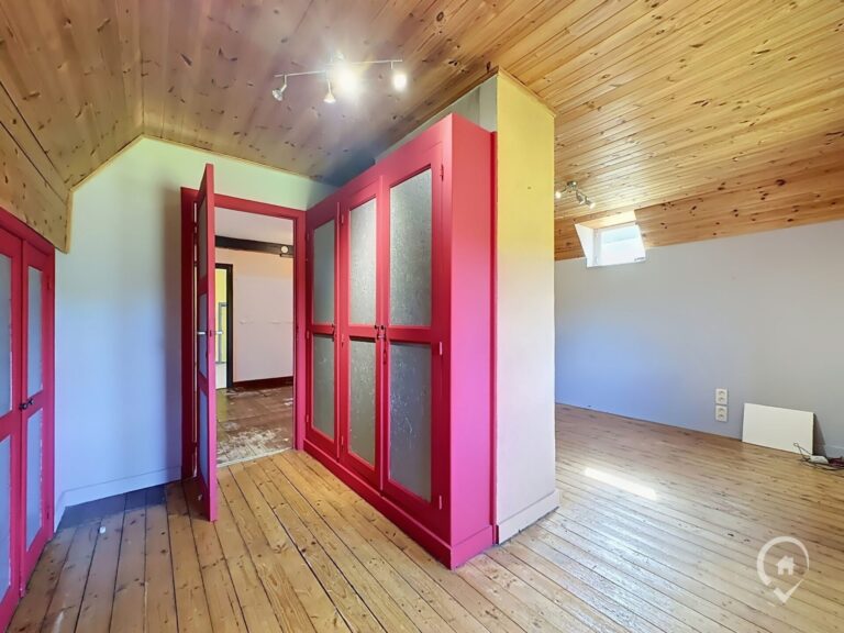 Condrogest - SOUS OPTION !!! Maison de caractère avec annexes à vendre à Porcheresse