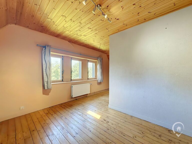 Condrogest - SOUS OPTION !!! Maison de caractère avec annexes à vendre à Porcheresse