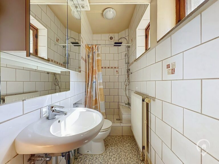 Condrogest - SOUS OPTION !!! Maison de caractère avec annexes à vendre à Porcheresse