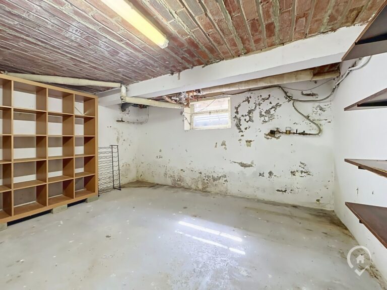 Condrogest - SOUS OPTION !!! Maison de caractère avec annexes à vendre à Porcheresse