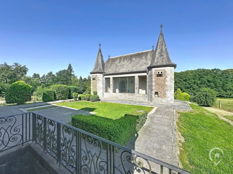 Condrogest - SOUS OPTION !!! Maison de caractère avec annexes à vendre à Porcheresse