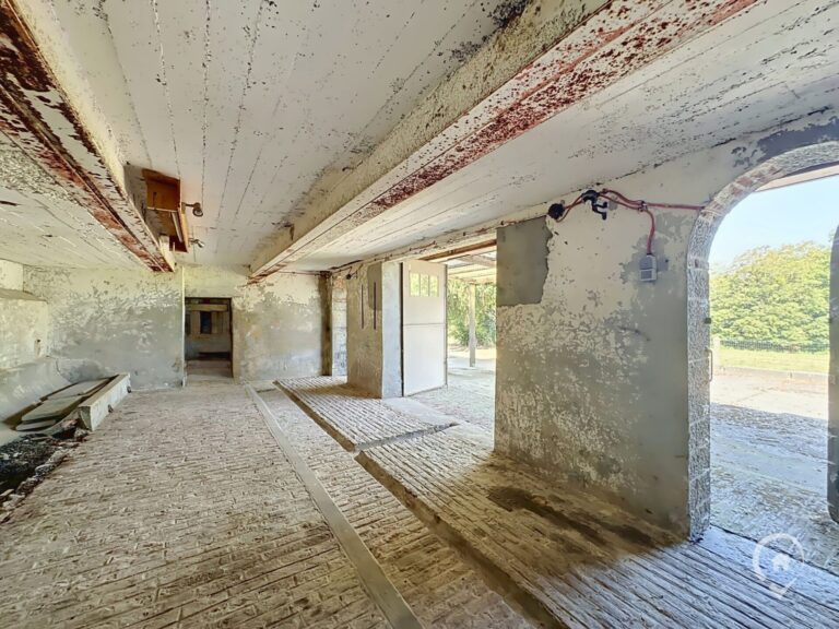 Condrogest - SOUS OPTION !!! Maison de caractère avec annexes à vendre à Porcheresse