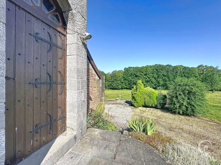Condrogest - SOUS OPTION !!! Maison de caractère avec annexes à vendre à Porcheresse