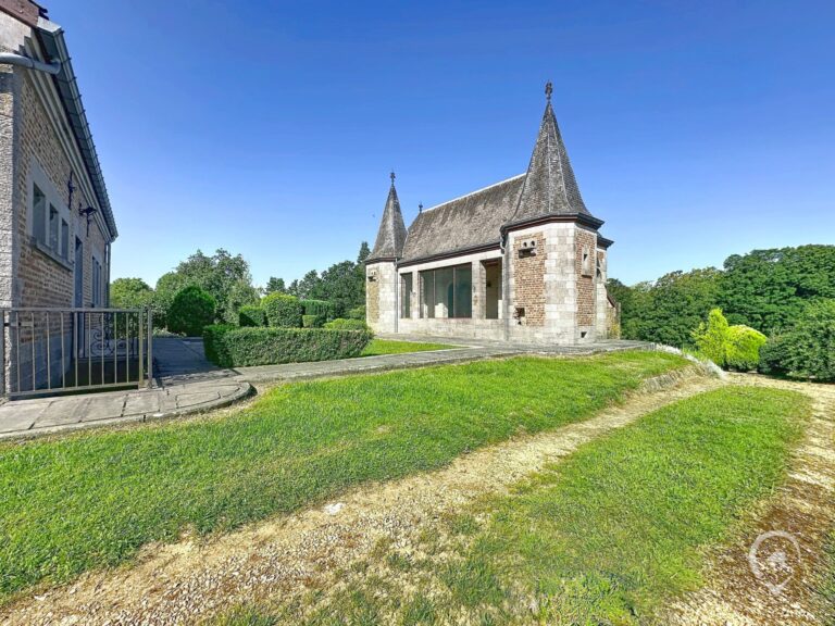 Condrogest - SOUS OPTION !!! Maison de caractère avec annexes à vendre à Porcheresse