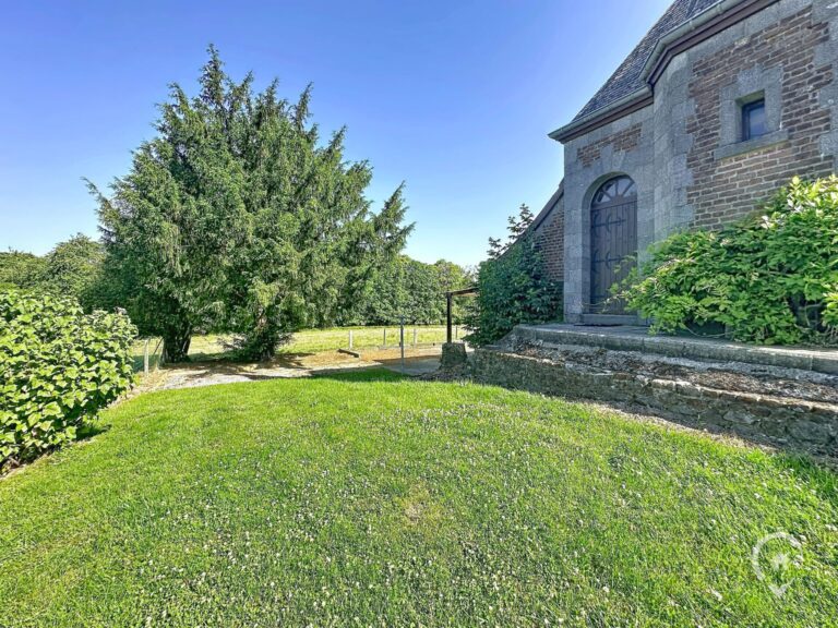Condrogest - SOUS OPTION !!! Maison de caractère avec annexes à vendre à Porcheresse