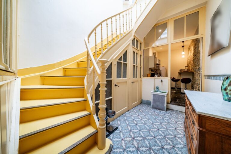 Condrogest - Maison 4 chambres avec grand jardin à vendre à Dinant