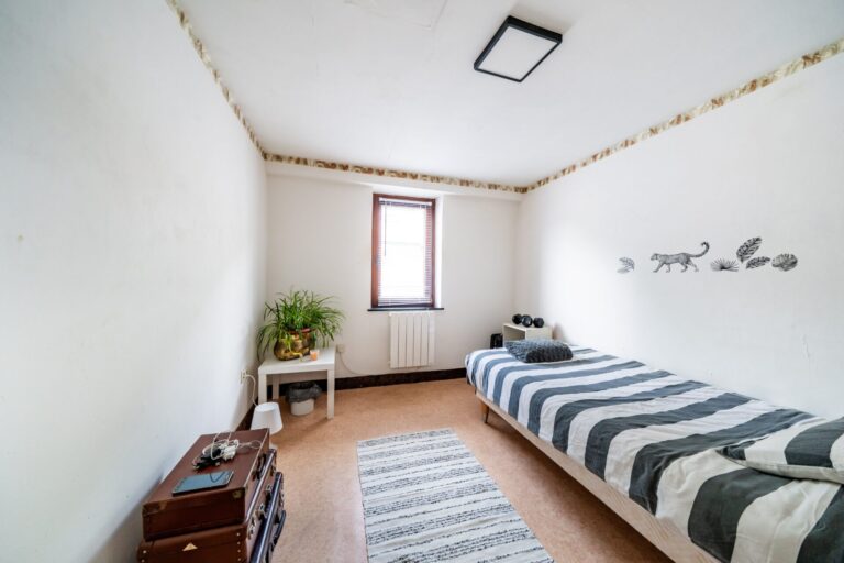 Condrogest - Maison 4 chambres avec grand jardin à vendre à Dinant