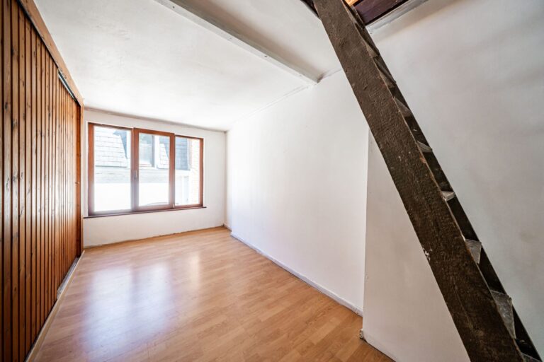Condrogest - Maison 4 chambres avec grand jardin à vendre à Dinant