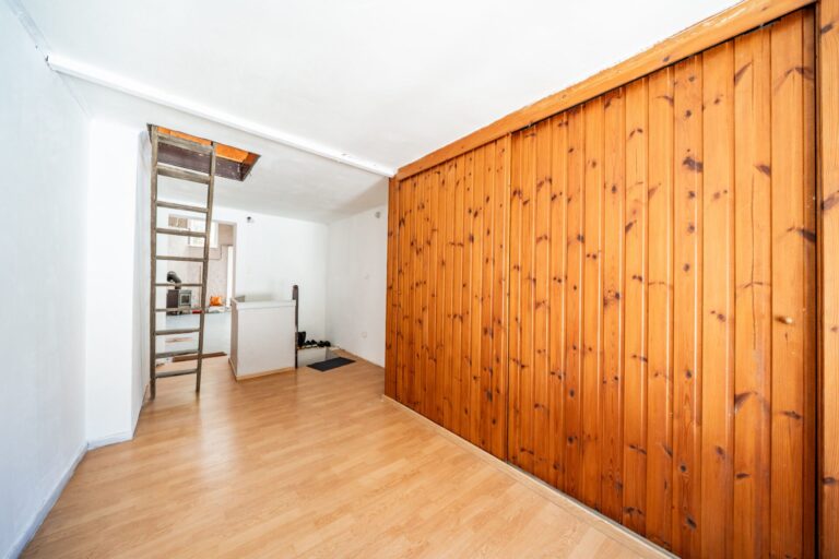 Condrogest - Maison 4 chambres avec grand jardin à vendre à Dinant