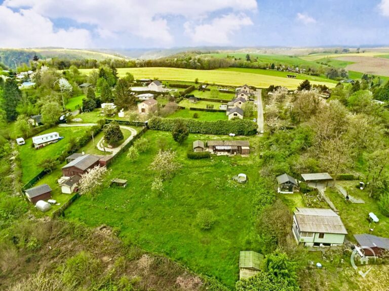 Condrogest - Chalet à rénover sur une parcelle de 32 ares à vendre