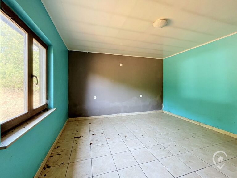 Condrogest - Chalet à rénover sur une parcelle de 32 ares à vendre