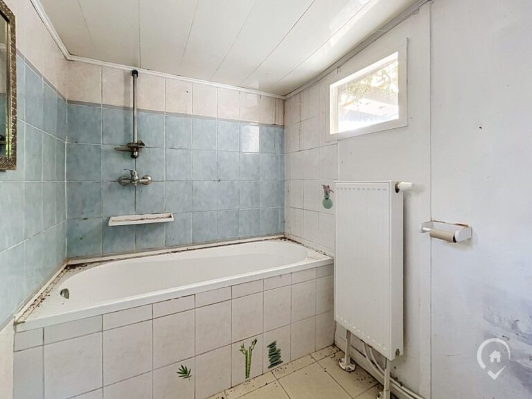Condrogest - Chalet à rénover sur une parcelle de 32 ares à vendre