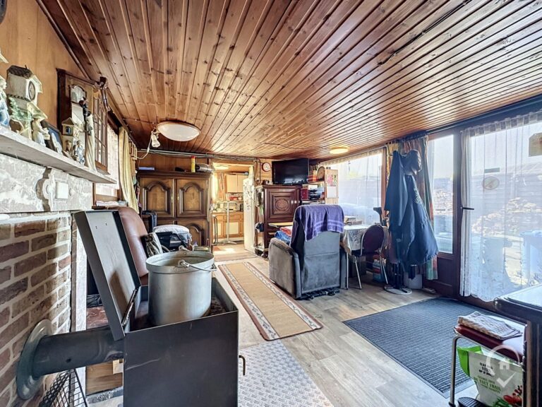 Condrogest - SOUS OPTION !!! Chalet 1 chambre en zone d'habitat à vendre à Noiseux
