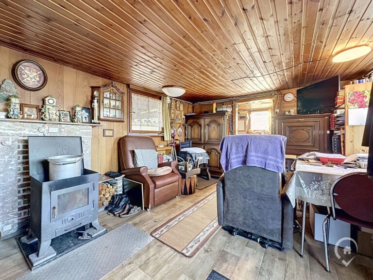 Condrogest - SOUS OPTION !!! Chalet 1 chambre en zone d'habitat à vendre à Noiseux