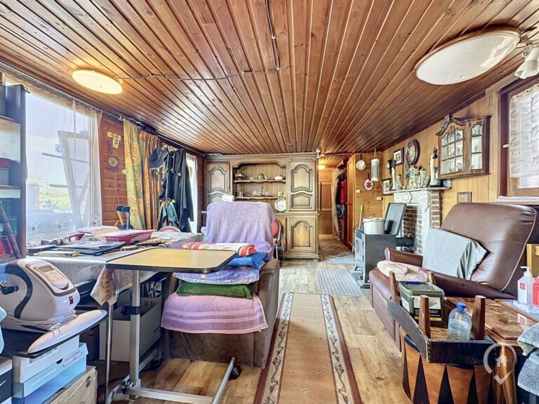 Condrogest - SOUS OPTION !!! Chalet 1 chambre en zone d'habitat à vendre à Noiseux
