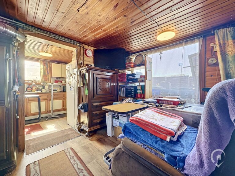 Condrogest - SOUS OPTION !!! Chalet 1 chambre en zone d'habitat à vendre à Noiseux