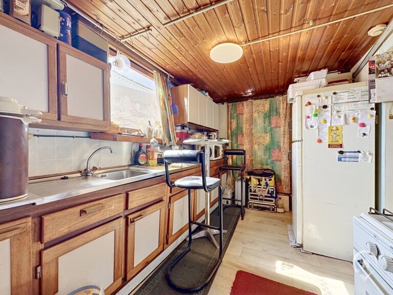 Condrogest - SOUS OPTION !!! Chalet 1 chambre en zone d'habitat à vendre à Noiseux